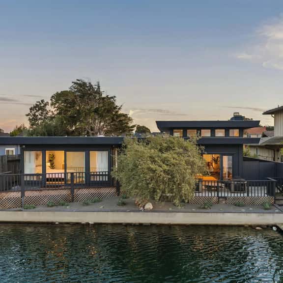 Luxury Lagoonfront Retreat | 3BR, 3BA - Image 1