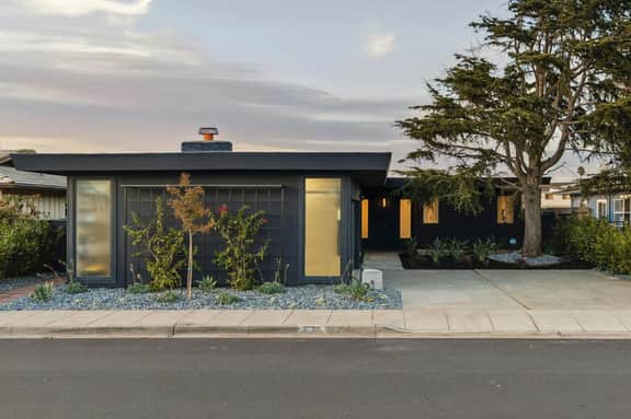 Luxury Lagoonfront Retreat | 3BR, 3BA - Image 4